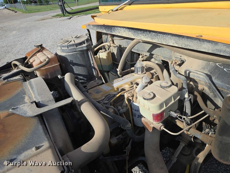 image for item EN8306 1999 Blue Bird school bus