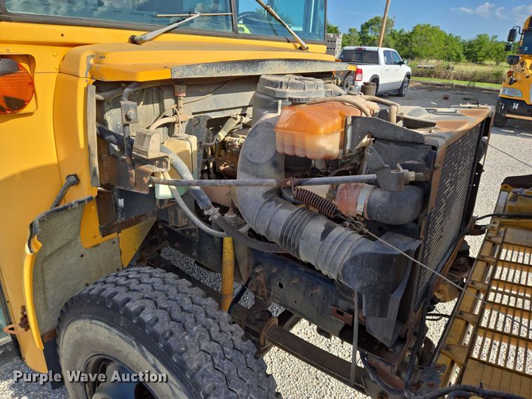 image for item EN8306 1999 Blue Bird school bus