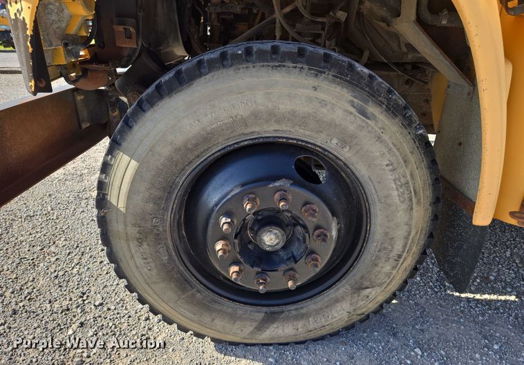 image for item EN8306 1999 Blue Bird school bus