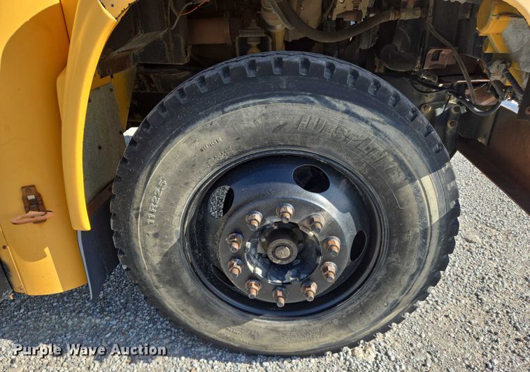 image for item EN8306 1999 Blue Bird school bus