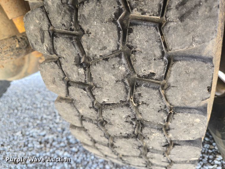 image for item EN8306 1999 Blue Bird school bus