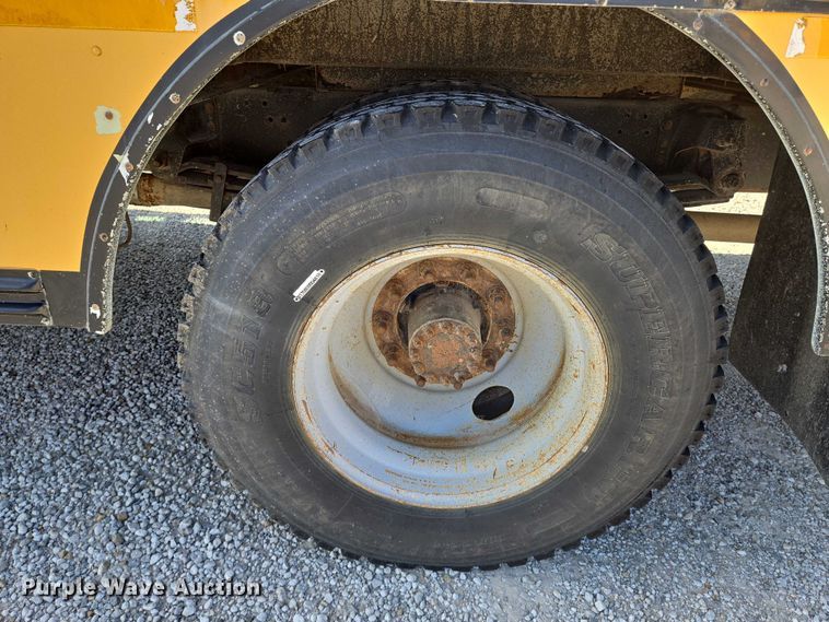 image for item EN8306 1999 Blue Bird school bus