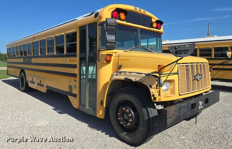 image for item EN8308 2000 Blue Bird school bus