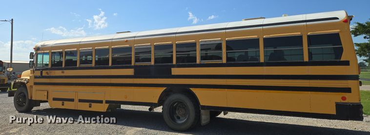 image for item EN8308 2000 Blue Bird school bus