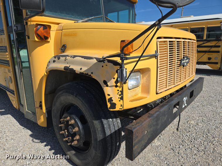 image for item EN8308 2000 Blue Bird school bus