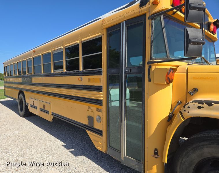 image for item EN8308 2000 Blue Bird school bus