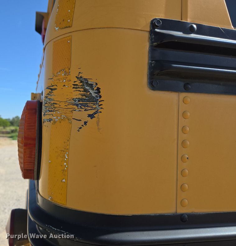 image for item EN8308 2000 Blue Bird school bus