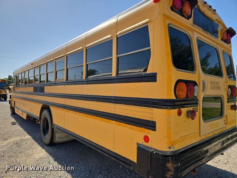 image for item EN8308 2000 Blue Bird school bus
