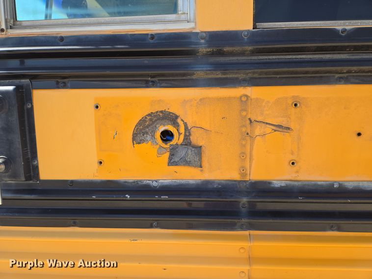 image for item EN8308 2000 Blue Bird school bus