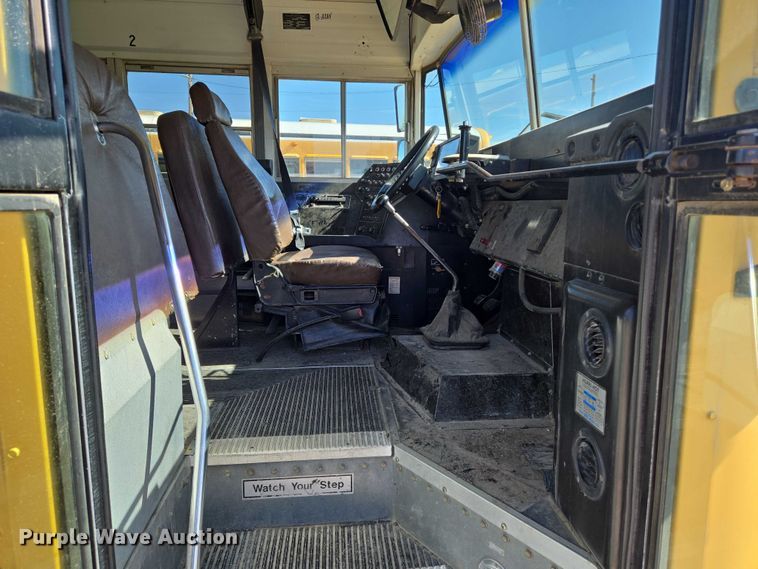 image for item EN8308 2000 Blue Bird school bus