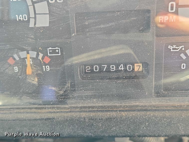 image for item EN8308 2000 Blue Bird school bus