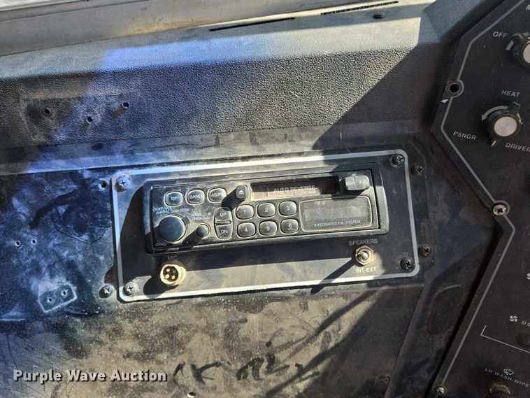 image for item EN8308 2000 Blue Bird school bus