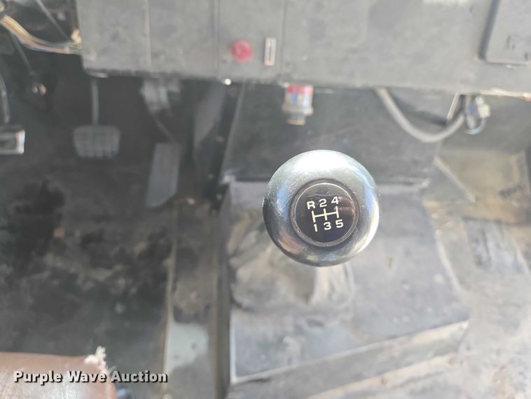 image for item EN8308 2000 Blue Bird school bus