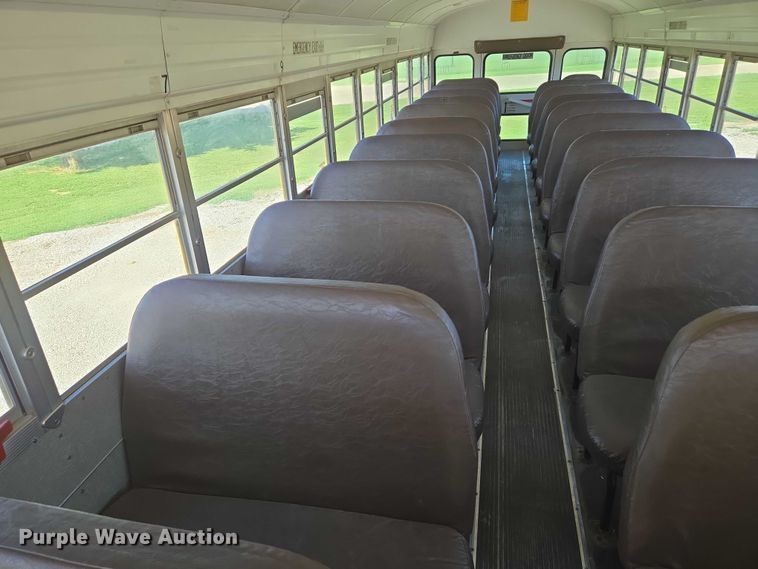 image for item EN8308 2000 Blue Bird school bus