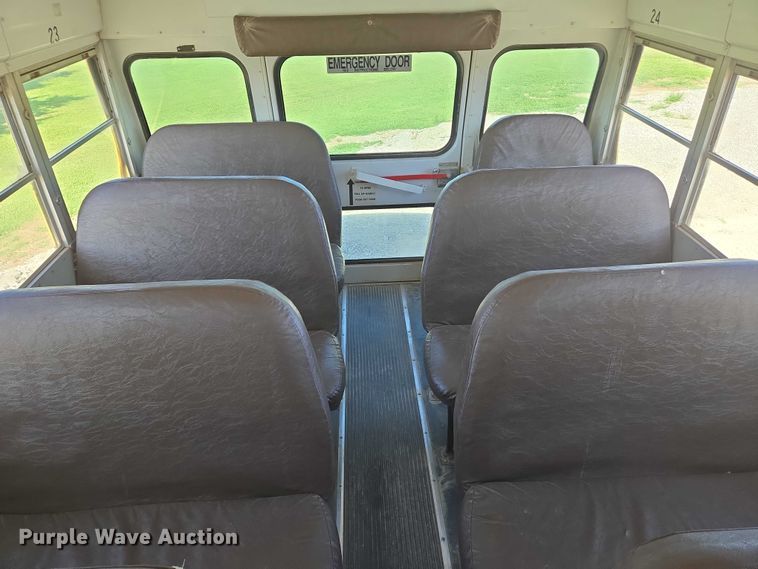 image for item EN8308 2000 Blue Bird school bus