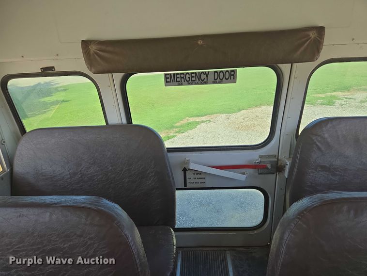 image for item EN8308 2000 Blue Bird school bus