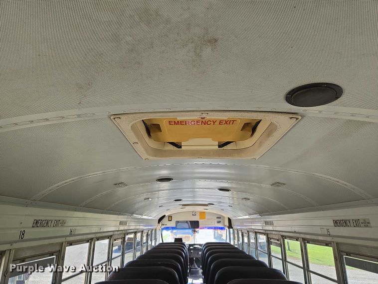 image for item EN8308 2000 Blue Bird school bus