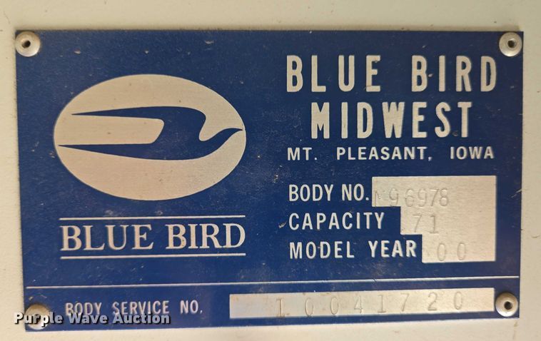 image for item EN8308 2000 Blue Bird school bus