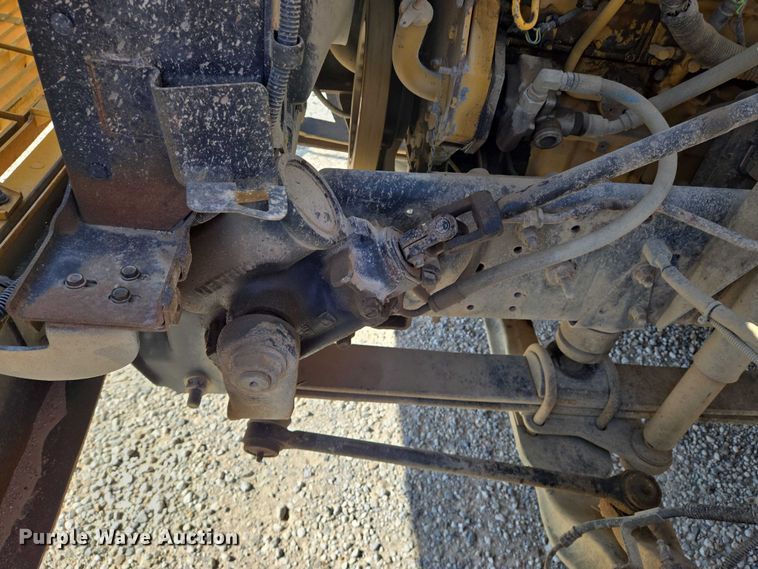 image for item EN8308 2000 Blue Bird school bus