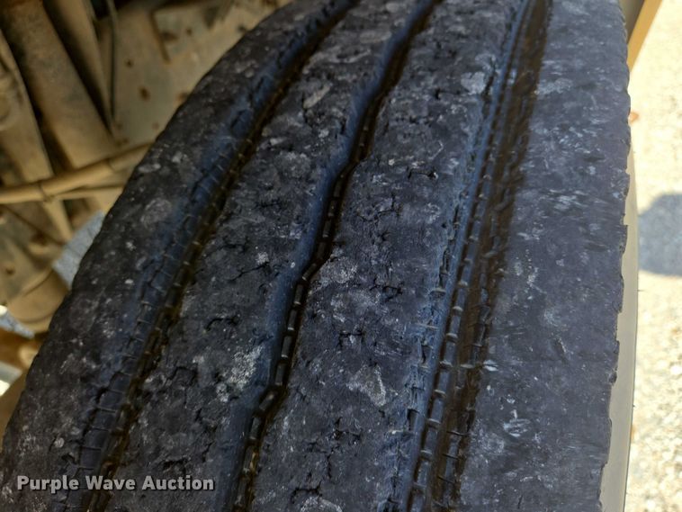 image for item EN8308 2000 Blue Bird school bus