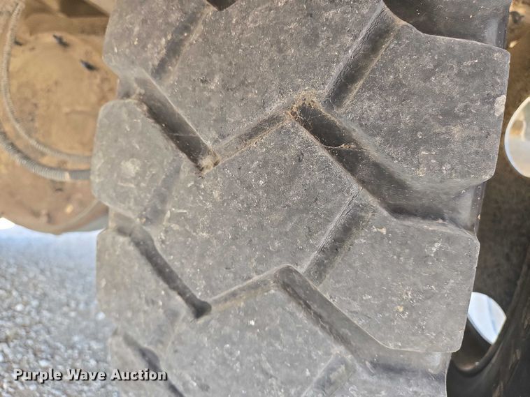 image for item EN8308 2000 Blue Bird school bus