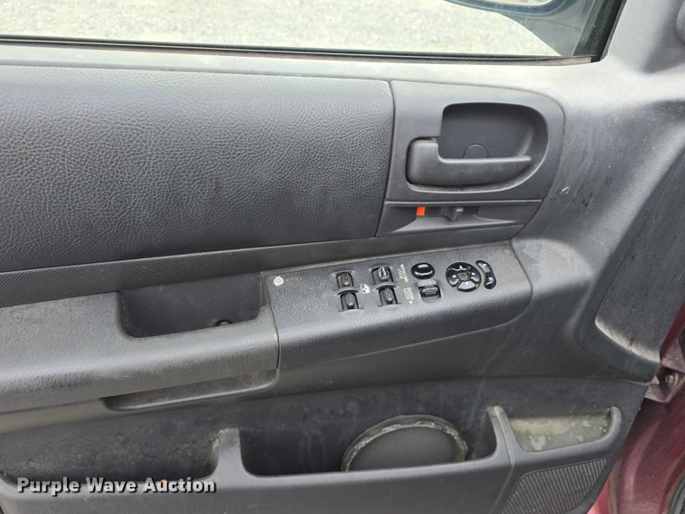 image for item EO1526 2003 Dodge Durango SLT SUV