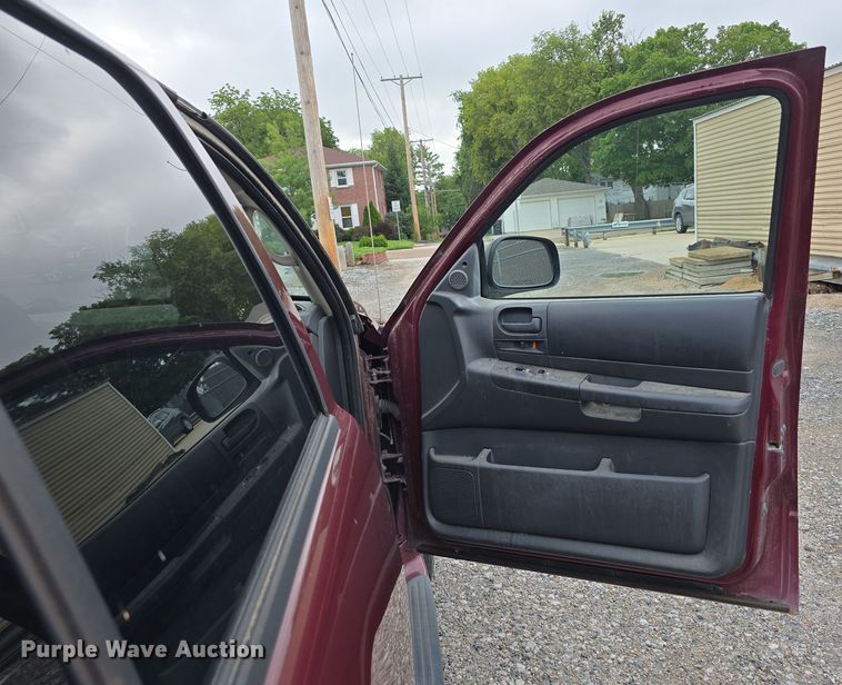 image for item EO1526 2003 Dodge Durango SLT SUV