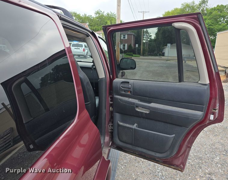 image for item EO1526 2003 Dodge Durango SLT SUV