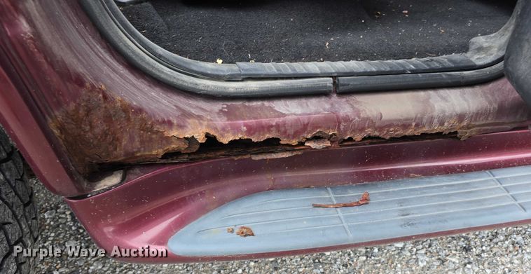 image for item EO1526 2003 Dodge Durango SLT SUV