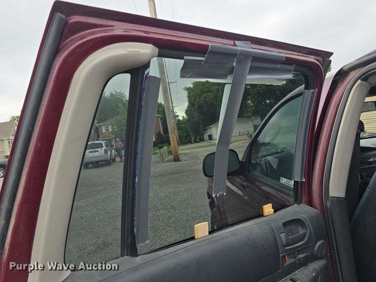 image for item EO1526 2003 Dodge Durango SLT SUV