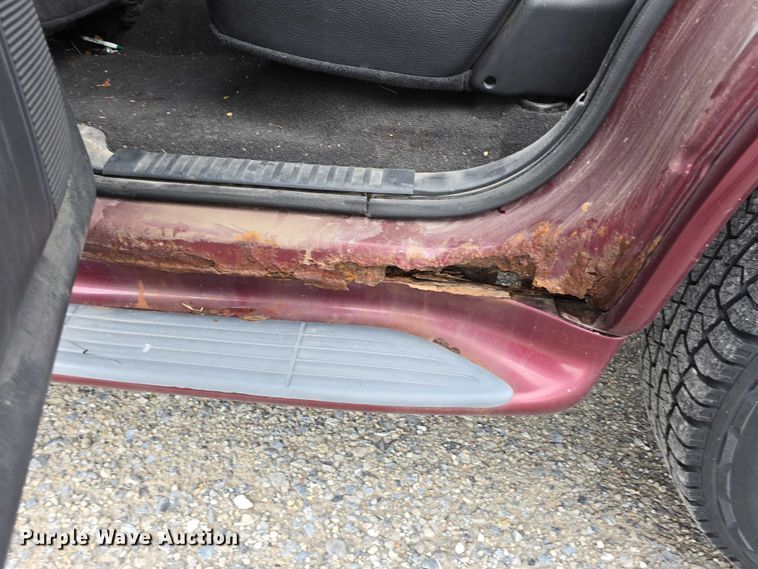 image for item EO1526 2003 Dodge Durango SLT SUV