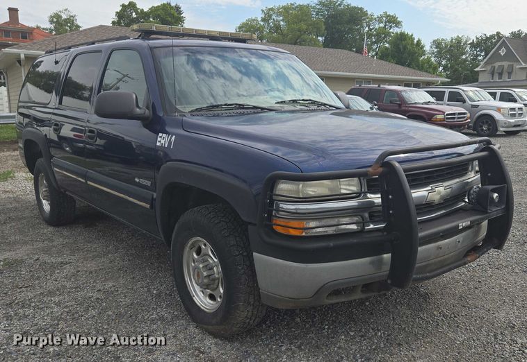 image for item EO1529 2000 Chevrolet Suburban 2500 LS  SUV