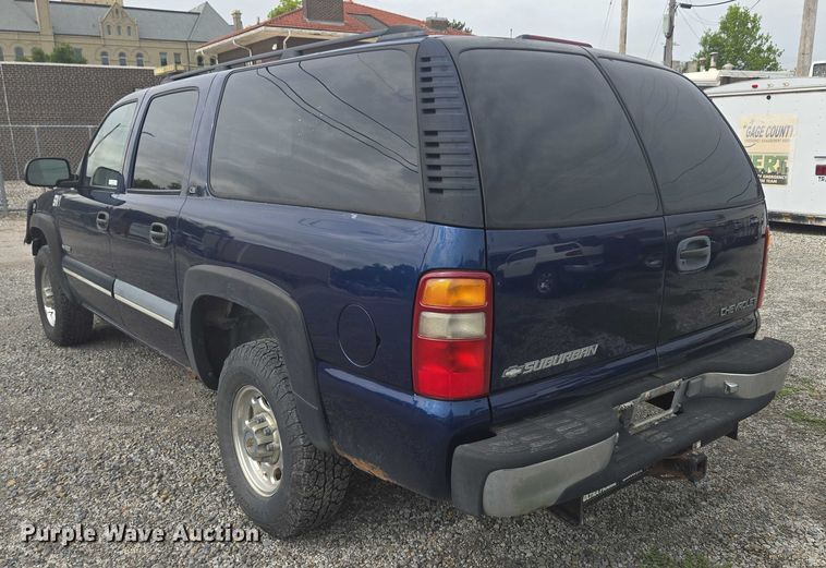 image for item EO1529 2000 Chevrolet Suburban 2500 LS  SUV