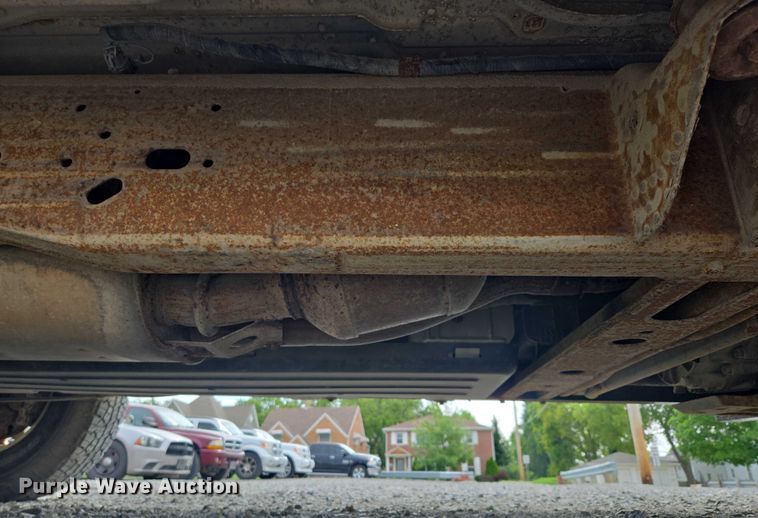 image for item EO1529 2000 Chevrolet Suburban 2500 LS  SUV