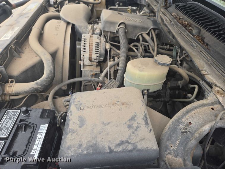 image for item EO1529 2000 Chevrolet Suburban 2500 LS  SUV