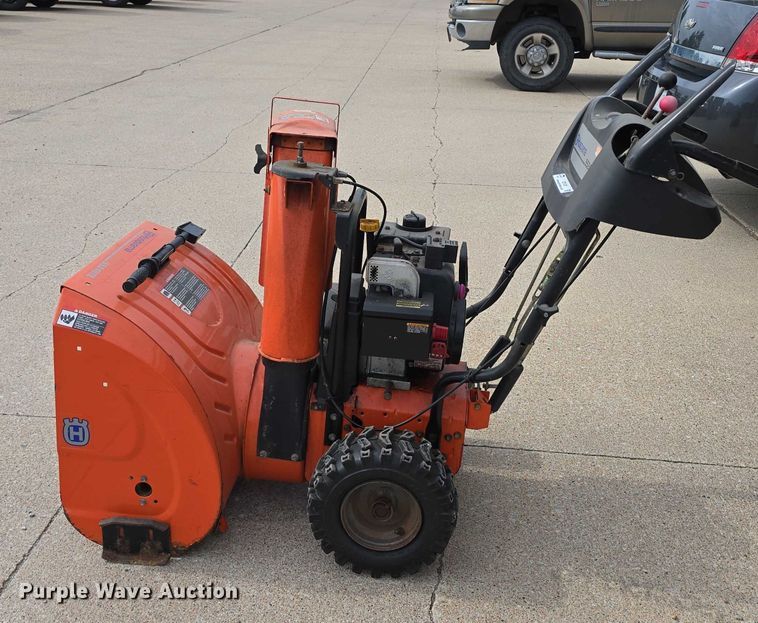 image for item EO1530 Husqvarna 5524STE snow blower
