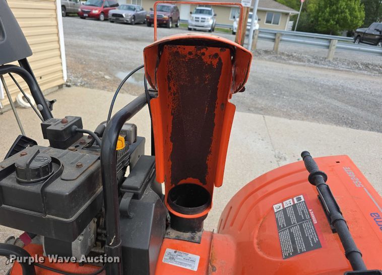 image for item EO1530 Husqvarna 5524STE snow blower