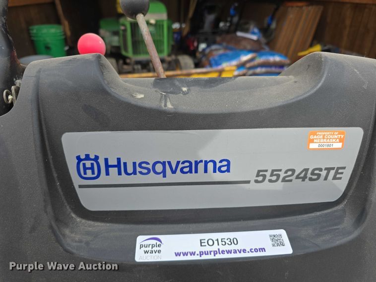 image for item EO1530 Husqvarna 5524STE snow blower