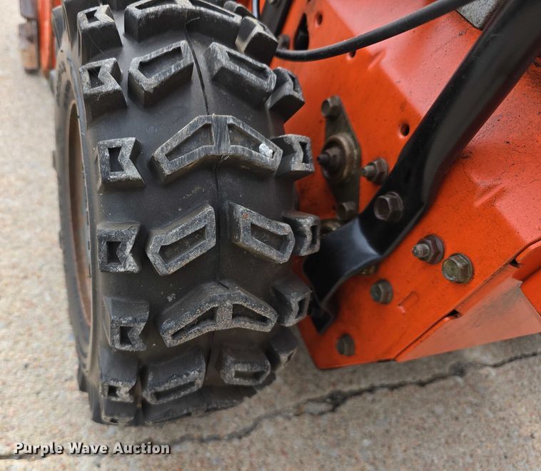 image for item EO1530 Husqvarna 5524STE snow blower