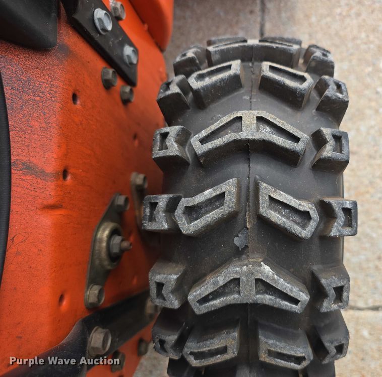 image for item EO1530 Husqvarna 5524STE snow blower