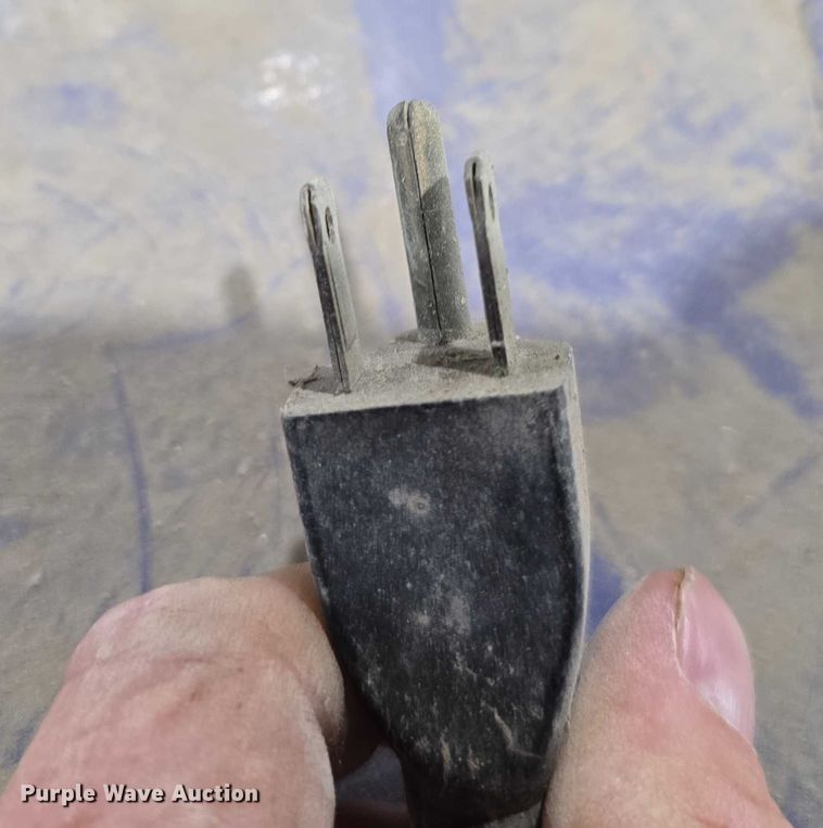 image for item EO1535 Shop equipment