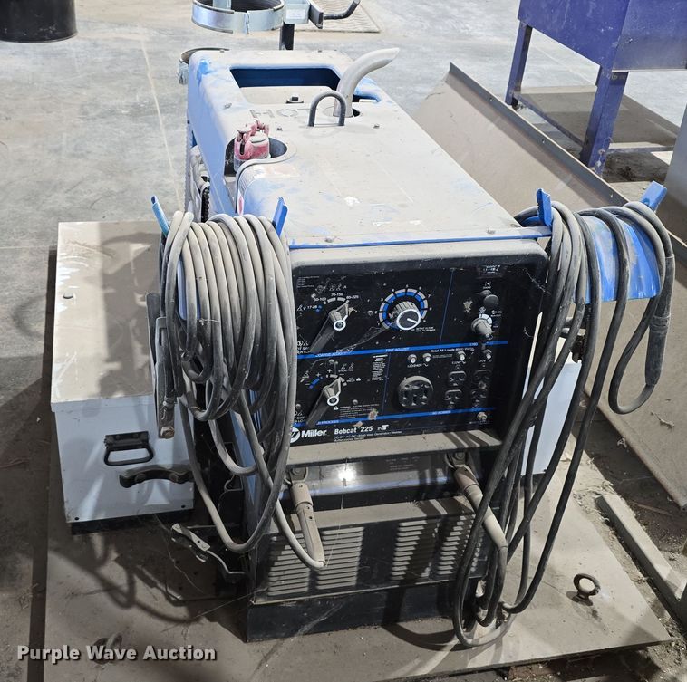 image for item EO1536 Miller Bobcat 235 welder/generator