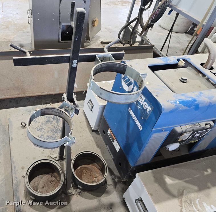 image for item EO1536 Miller Bobcat 235 welder/generator