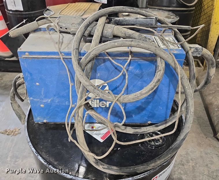 image for item EO1536 Miller Bobcat 235 welder/generator