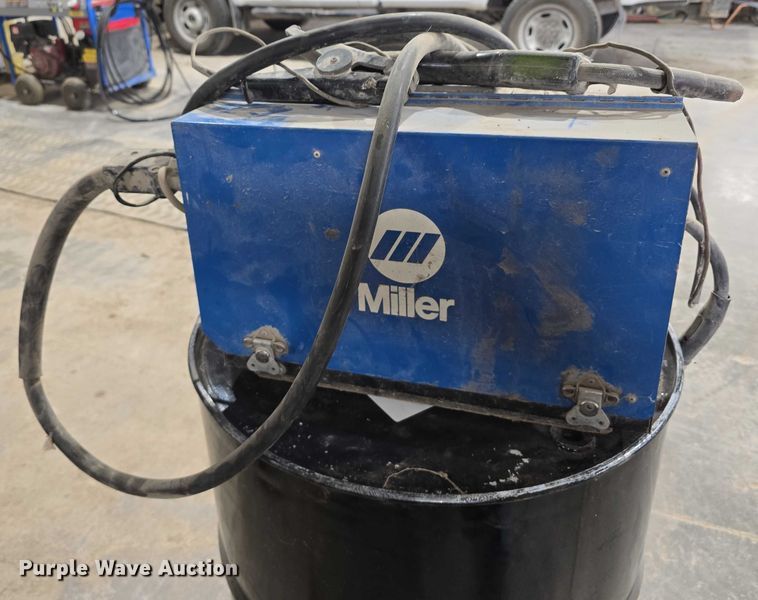 image for item EO1536 Miller Bobcat 235 welder/generator