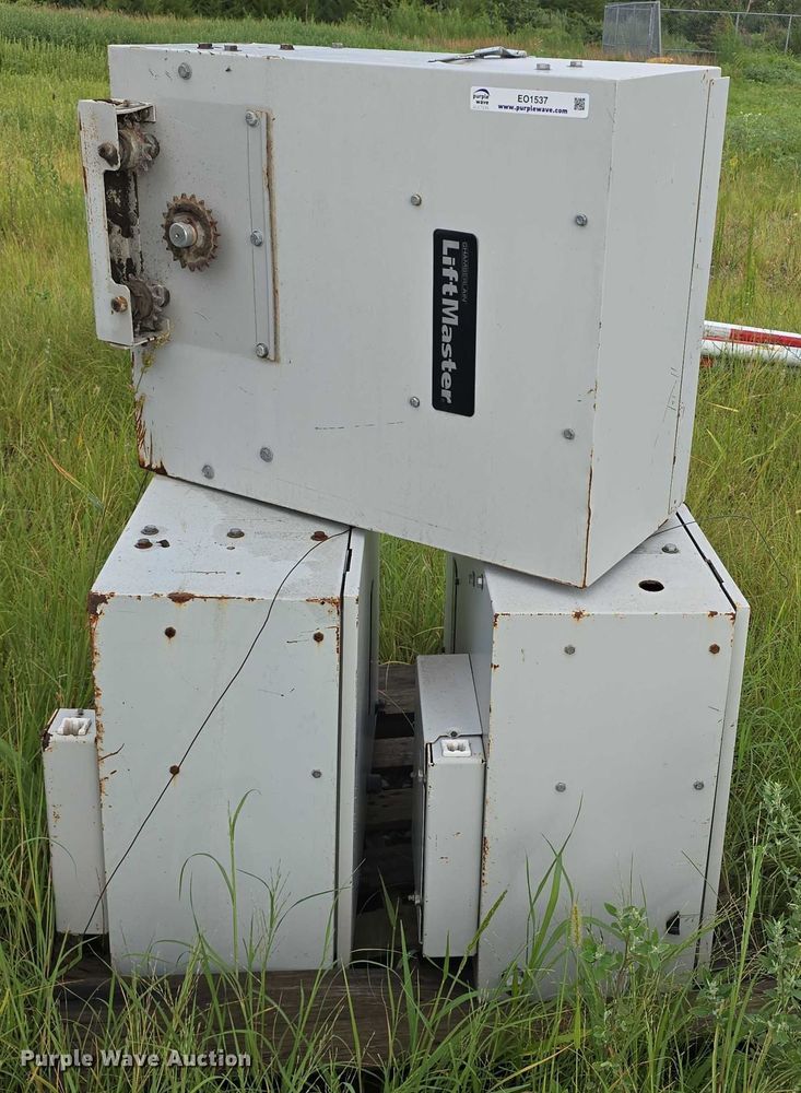 image for item EO1537 Gate openers