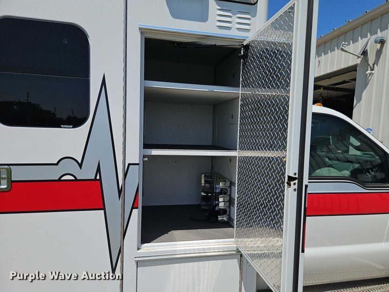 image for item EO4584 2014 Ford F550 ambulance