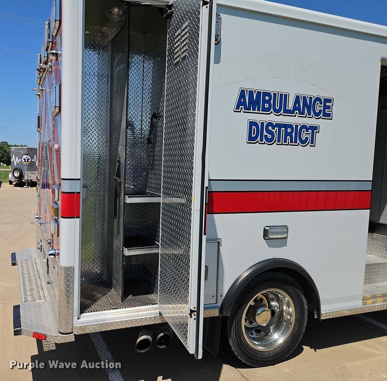 image for item EO4584 2014 Ford F550 ambulance