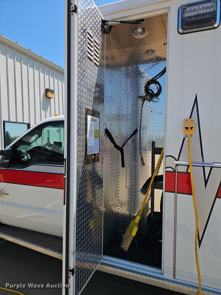 image for item EO4584 2014 Ford F550 ambulance