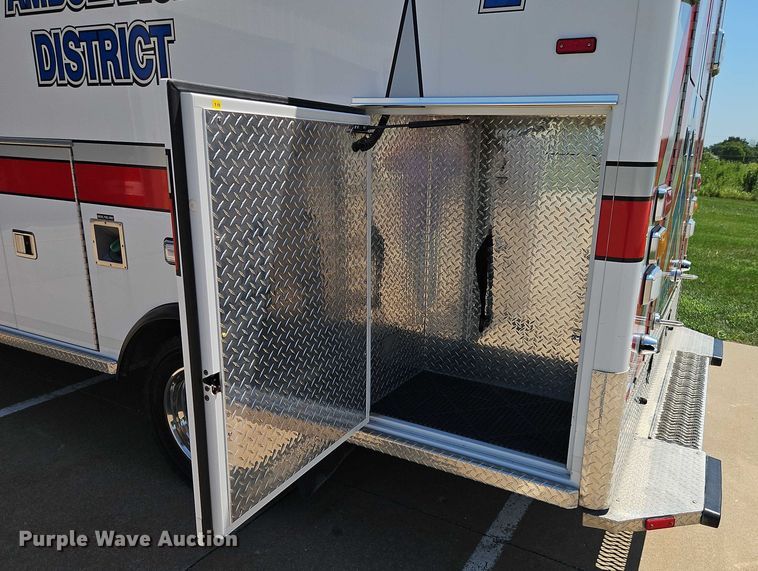 image for item EO4584 2014 Ford F550 ambulance